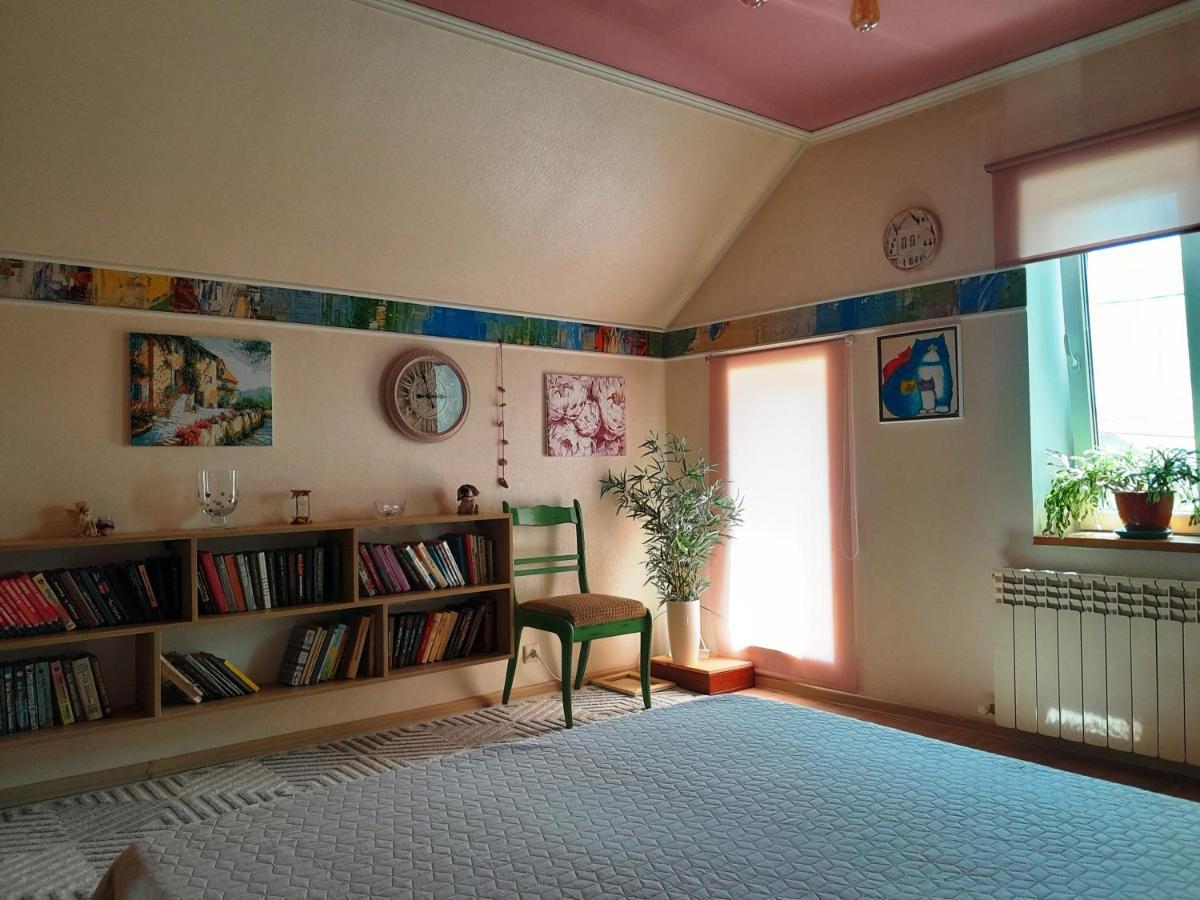 نهر فونتانكا Apartment The Sunrise House المظهر الخارجي الصورة