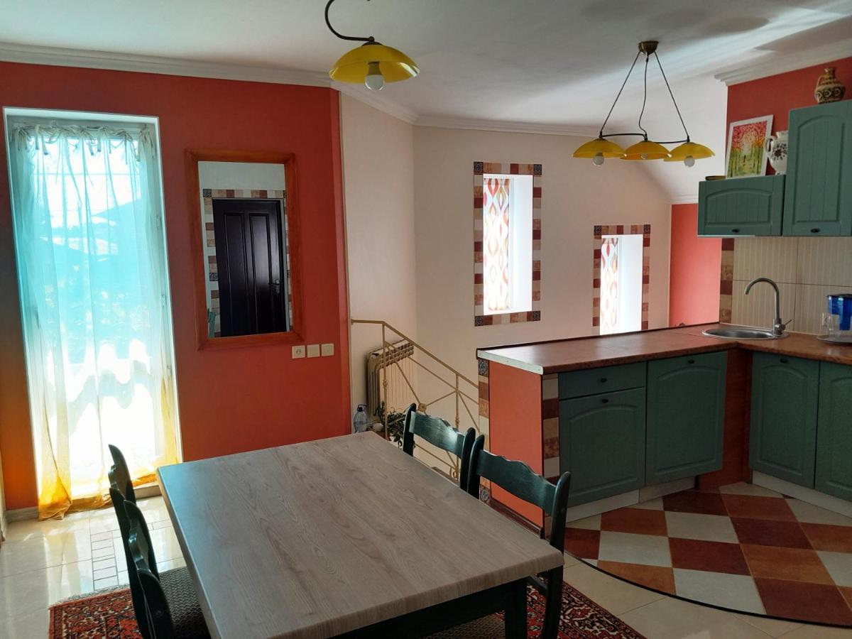 نهر فونتانكا Apartment The Sunrise House المظهر الخارجي الصورة